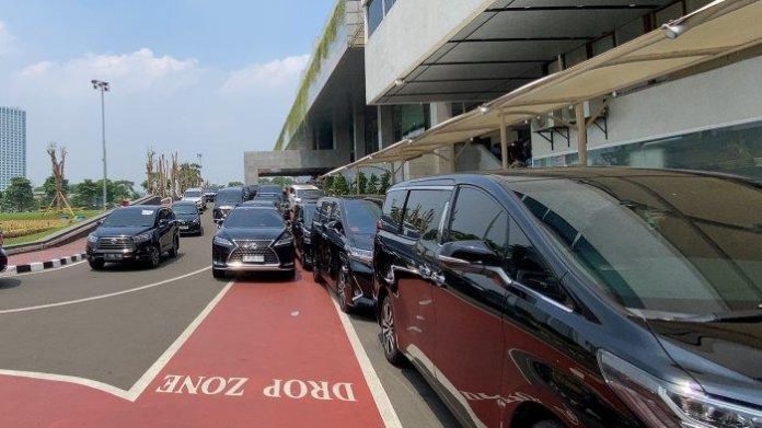 Mobil-mewah-anggota-DPR