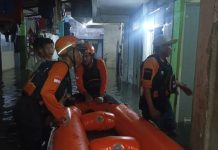 Banjir hingga Nyaris Dua Meter Rendam Kebon Pala, Warga Mulai Mengungsi