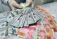 Rupiah Kembali Cetak Rekor Terlemah, Ditutup di Rp 17.668 per Dolar AS