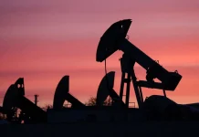 Harga Minyak Capai Rekor Tertinggi dalam Empat Tahun