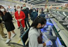 4.000 Pekerja Industri Sepatu di Jabar Terancam di-PHK