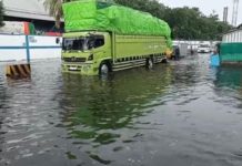 Surabaya Dilanda Banjir di 17 Titik Usai Diguyur Hujan Deras