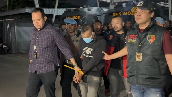 taufik-hidayat-tersangka-penyekapan-dan-penganiayaan-sadis-pacar-saat-ditangkap-polisi-dokistimewa-1782233241195_169