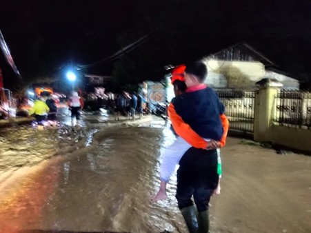 Banjir-Agam-Sumatra-Barat-1