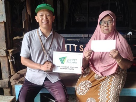 Bantuan-Sosial-dari-LPM-1