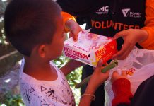 Lazuna Chicken Gandeng Dompet Dhuafa Salurkan 110 Paket Makanan untuk Penyintas Kebakaran Tallo