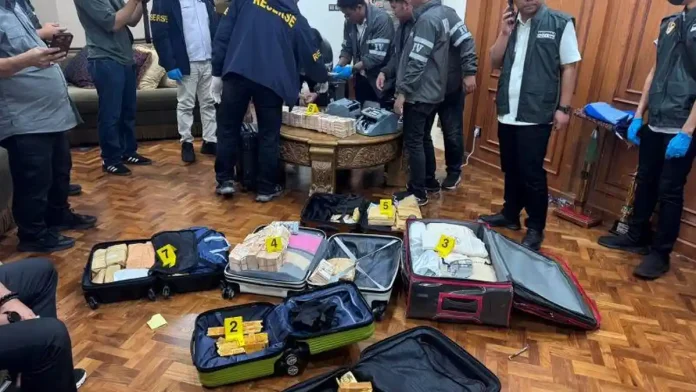 Polri-geledah-rumah-mewah-di-Sentul-City