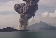 Anak Krakatau Erupsi Dua Kali Beruntun, Wisatawan Dilarang Mendekat Radius 3 Kilometer