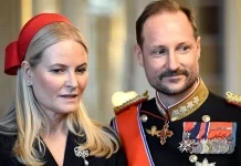 Raja Norwegia Haakon VIII Naik Tahta