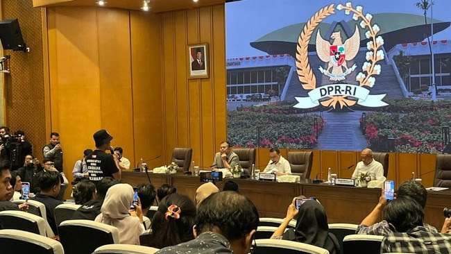 pimpinan-dpr-terima-audiensi-botok-pati-dkk-1787804013023_169