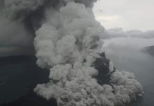 Abu Erupsi Anak Krakatau Sampai ke Jakarta, Warga Diminta Waspadai Dampaknya