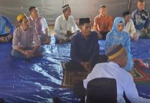 Di Tengah Duka Bencana, Sepasang Kekasih Ijab Kabul di Tenda Pengungsian NTT