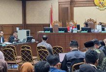 Sidang Kuota Haji Yaqut, Khalid Basalamah Jelaskan Uang USD 554.500 yang Dikembalikan ke KPKÂ Sidang kasus kuota haji, foto: kumparan