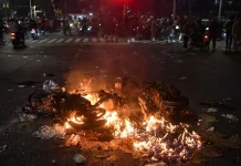 Kericuhan Demo Jogja, Massa Tak Dikenal Bentrok dengan Petugas hingga Malam Hari