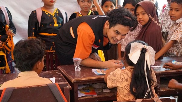 Ridwan-Ghany-di-lokasi-Gempa-NTT-1