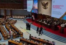DPR Resmi Sahkan RUU Pelindungan Ketenagakerjaan Jadi UU